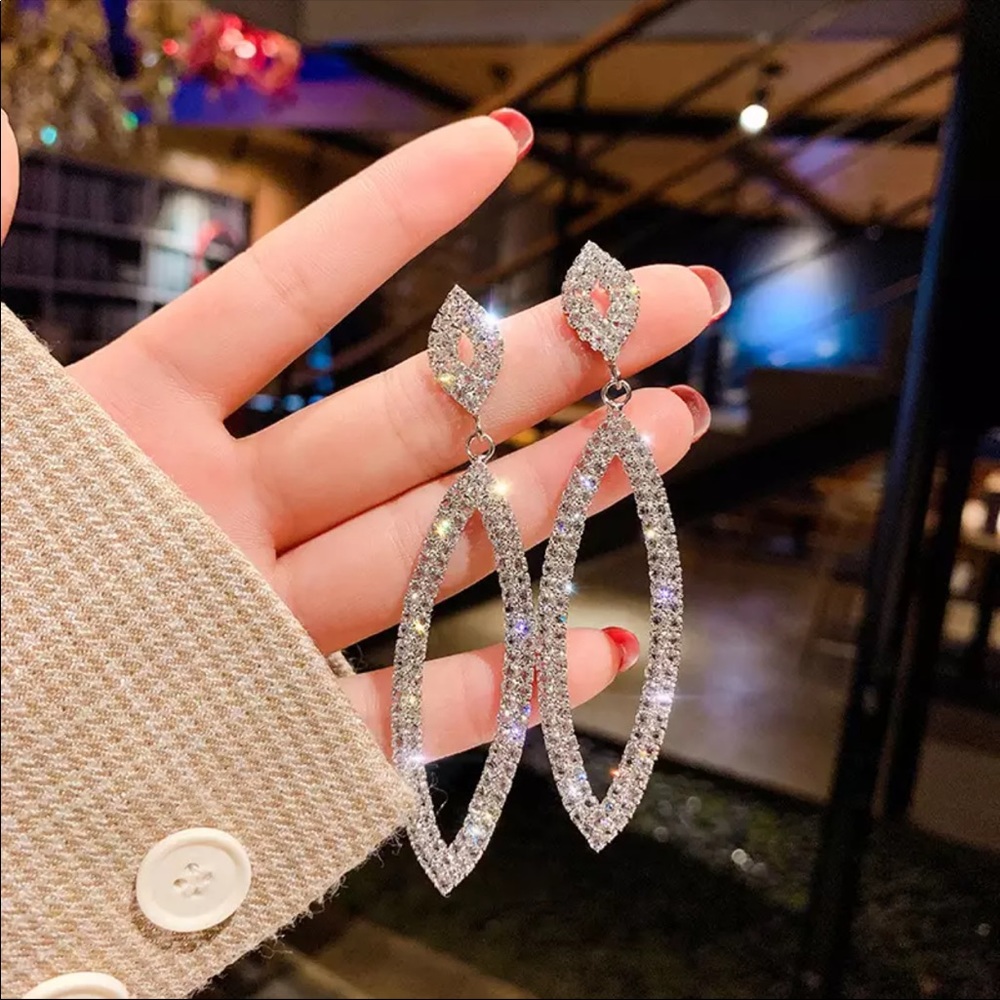 New fashion rhinestone classic earrings - Picture 1 of 2